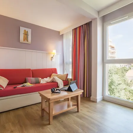 Pierre & Premium Haguna Aparthotel 4*