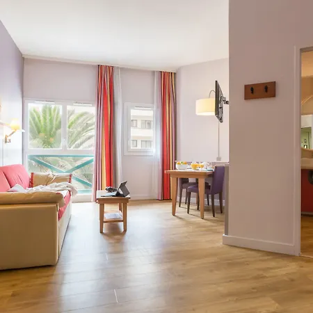 Pierre & Premium Haguna Апарт-готель