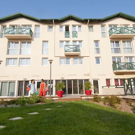 Pierre & Premium Haguna Lejlighedshotel 4*