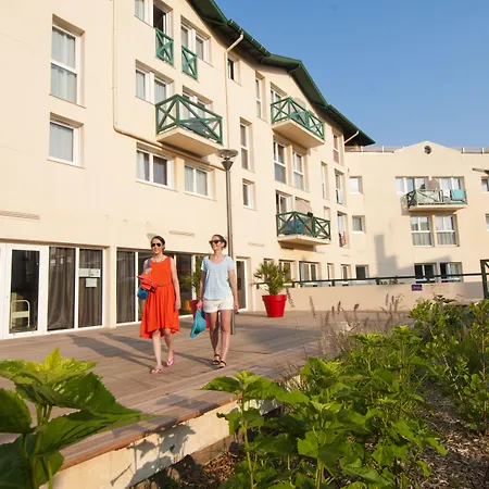 Pierre & Premium Haguna بياريتز