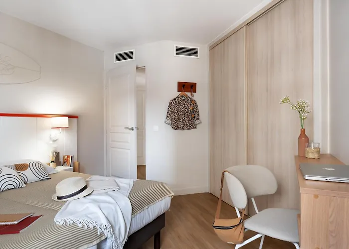 Pierre & Premium Haguna Lejlighedshotel 4*