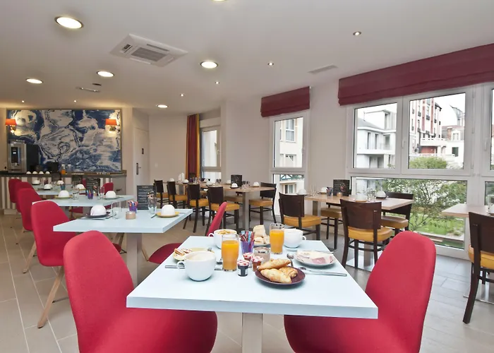 Pierre & Premium Haguna Lejlighedshotel