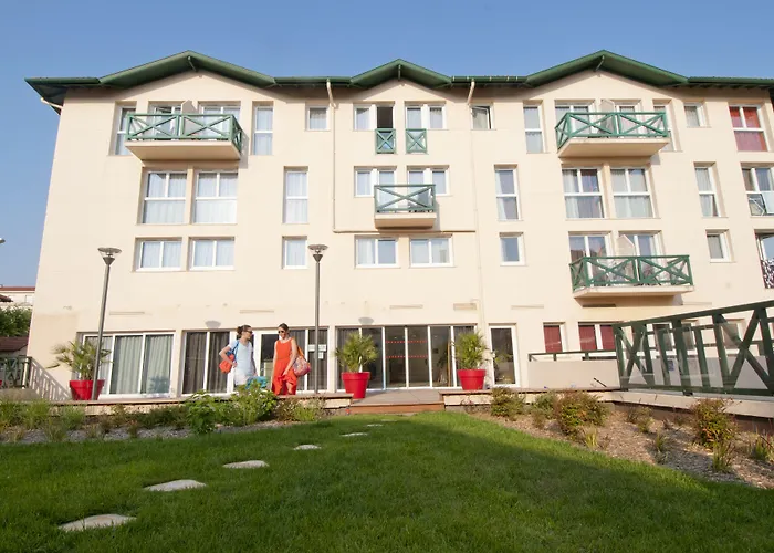 Pierre & Premium Haguna Aparthotel 4*