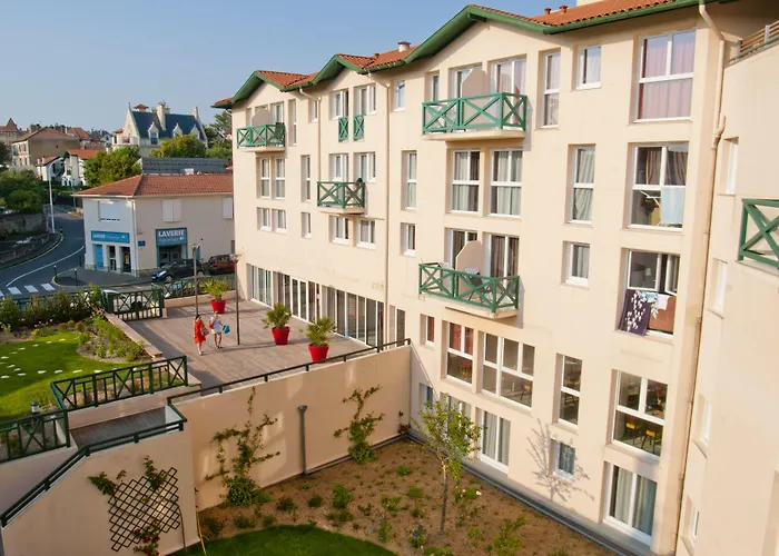 Lejlighedshotel Pierre & Premium Haguna 4*